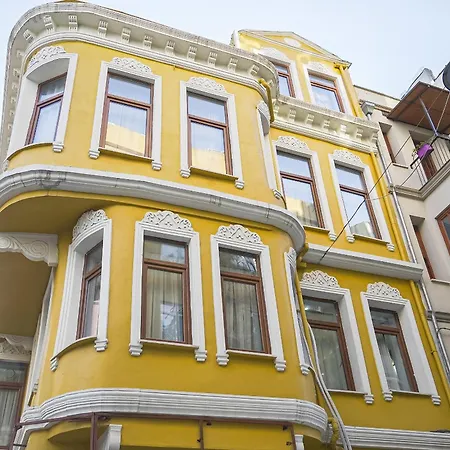 Mar * Istanbul